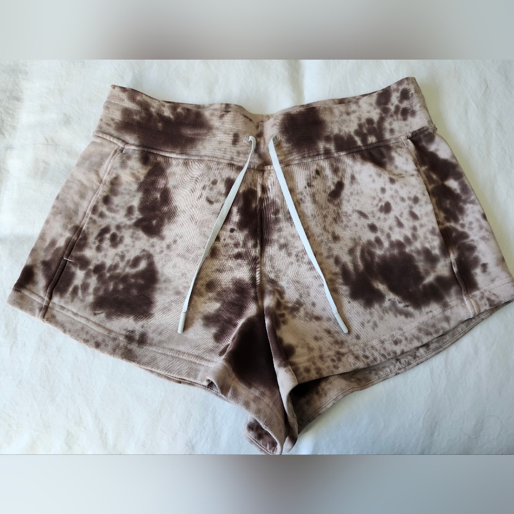Lululemon Inner Glow Shorts
